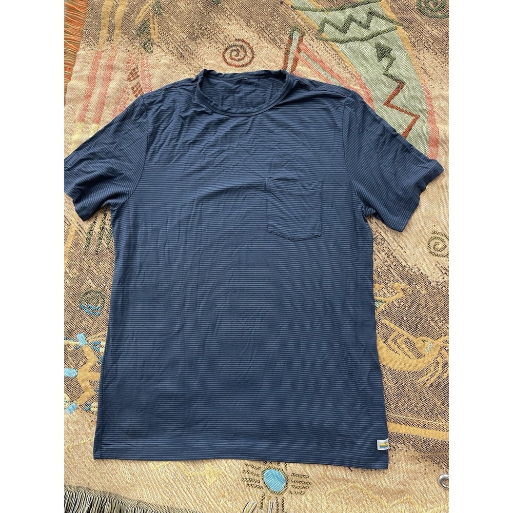 VUORI Men's Linear Tech Tee Striped Men's Size L Performance Ink Navy Blue H45